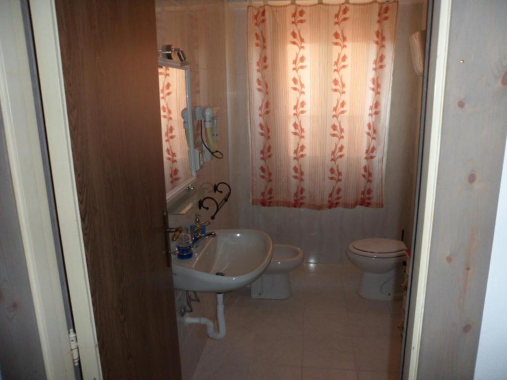 אלגהרו Mony'S Island B&B מראה חיצוני תמונה