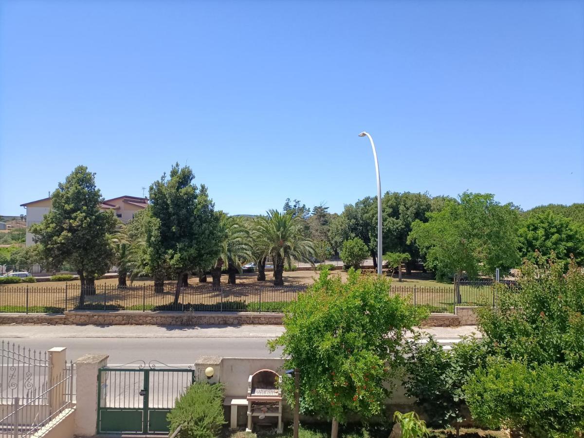 אלגהרו Mony'S Island B&B מראה חיצוני תמונה