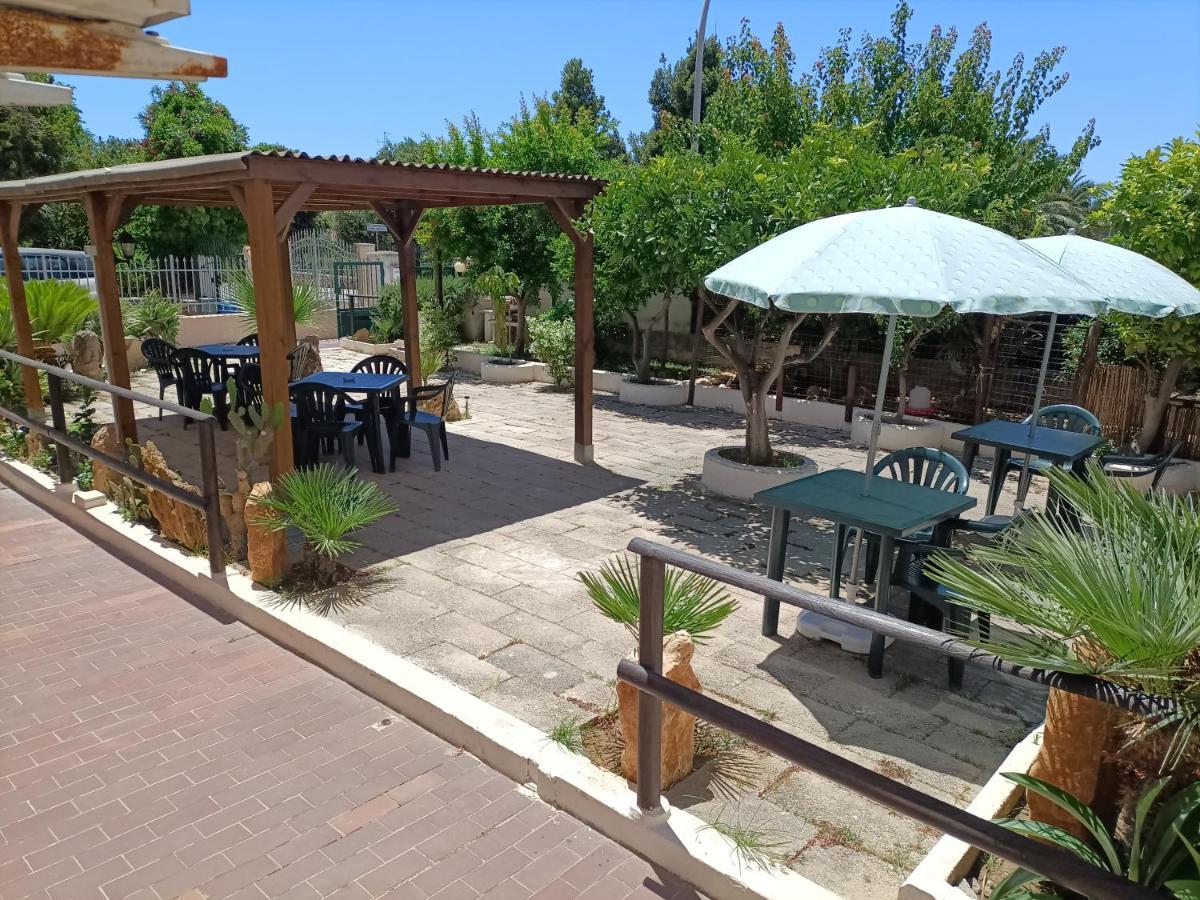 אלגהרו Mony'S Island B&B מראה חיצוני תמונה